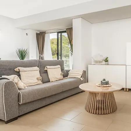 Apartamento Con Aire Acondicionado Y Gran Piscina