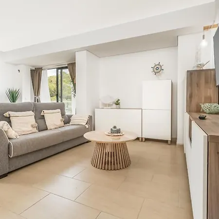 Con Aire Acondicionado Y Gran Piscina Apartamento Cala Santandria (Menorca)