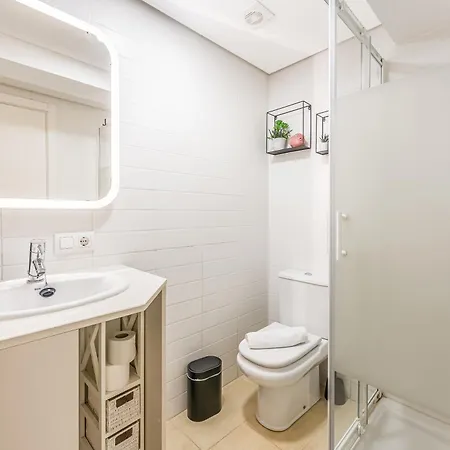 Con Aire Acondicionado Y Gran Piscina Apartamento *