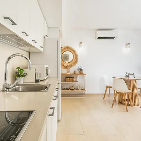 Apartamento Con Aire Acondicionado Y Gran Piscina *