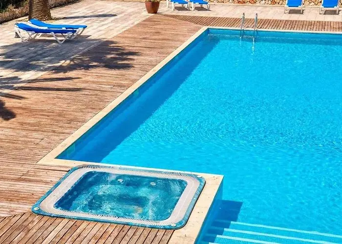 Con Aire Acondicionado Y Gran Piscina! דירה *